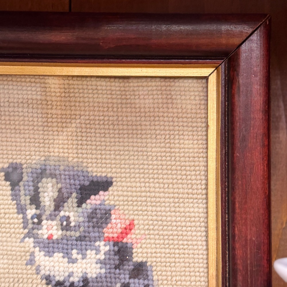 Vintage Framed Needlepoint Art Grey Kitten with Pink Bow Wood Gold Frame - Picture 4 of 7